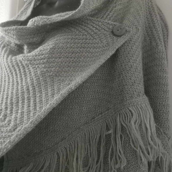 Light Weight CATO Gray Unique Cardigan - Picture 2 of 5